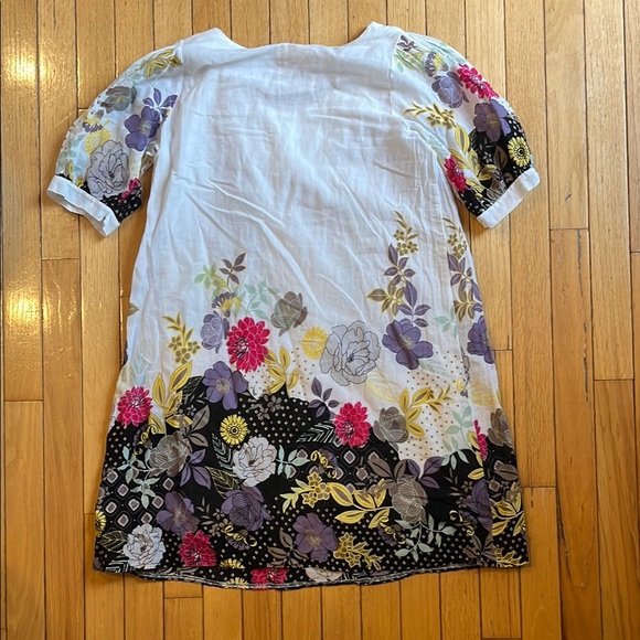 Floral Women’s Dress/Tunic in White and Purple - Picture 2 of 2